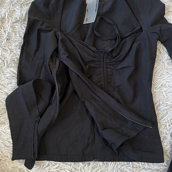 PANN Front Ruched Top - Picture 3 of 6